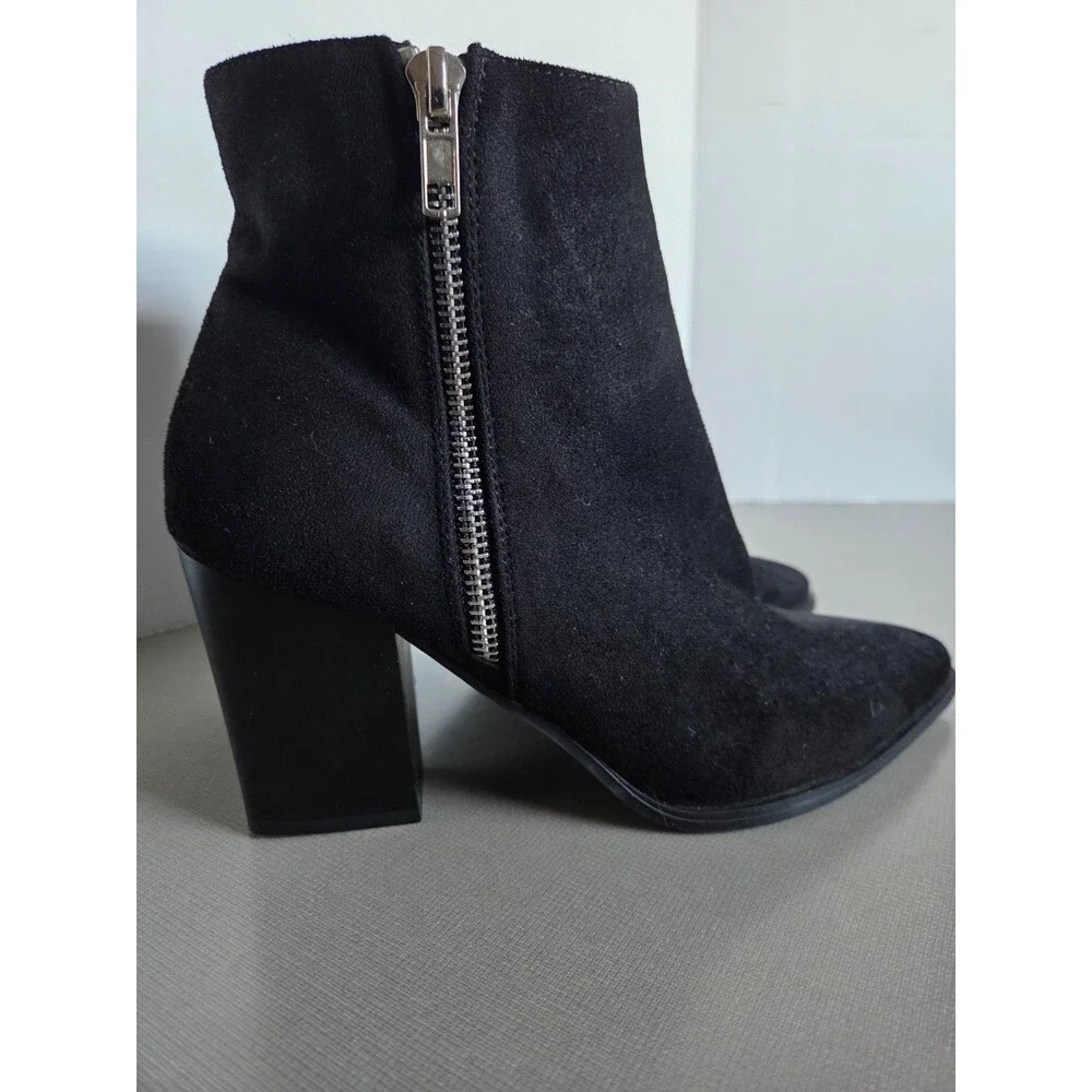 Women's FOREVER 21 Black Suede Chunky heel Ankle Boots Size 6